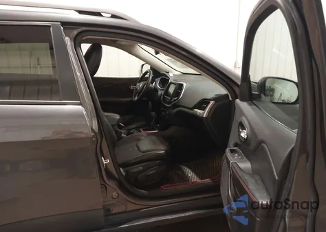 2015 Jeep Cherokee Trailhawk from USA, damaged, VIN 1C4PJMBS7FW772728